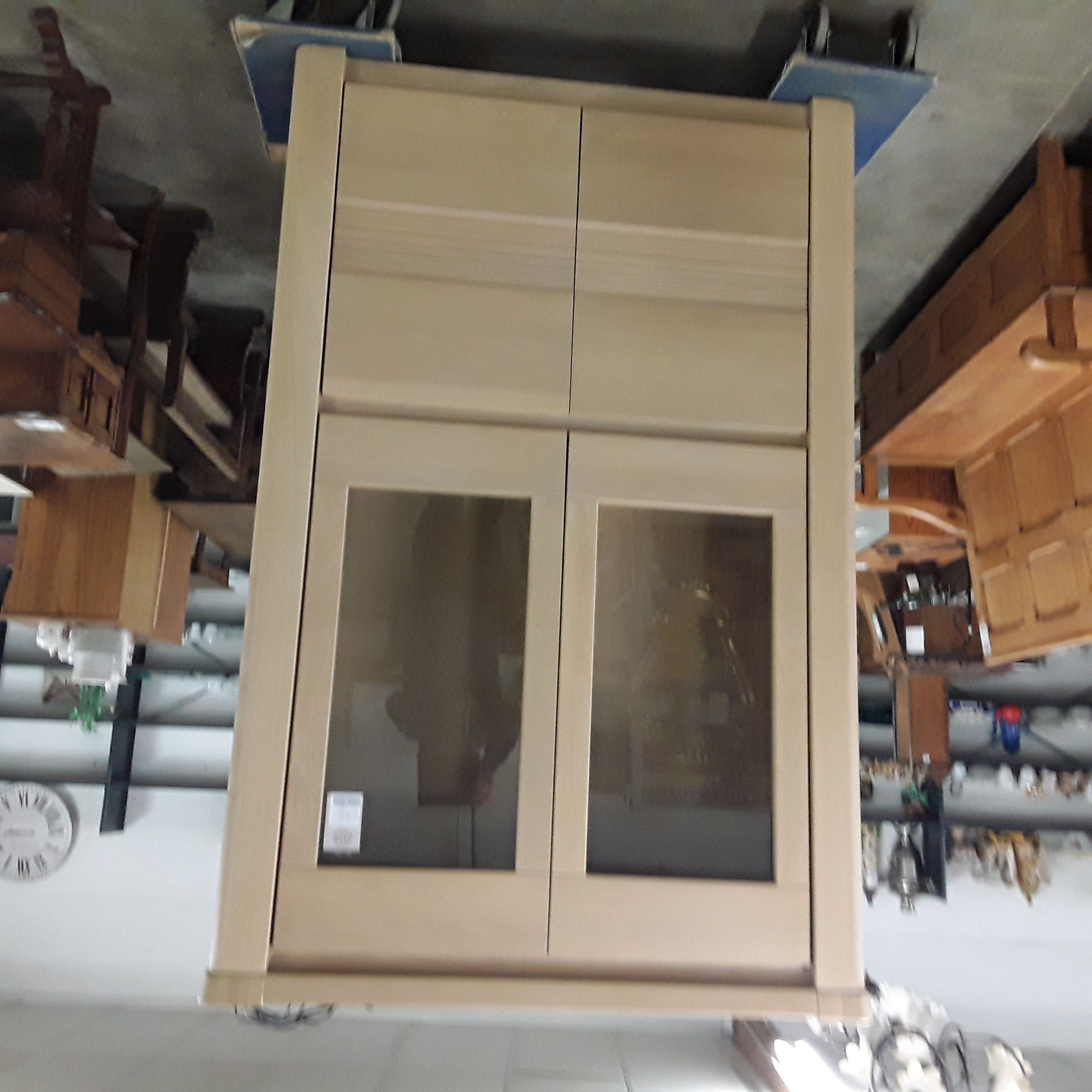 <p>Armoire  vitrine éclairé <br />chêne<br />200,00 € T.T.C<br /><a href="/Article/123064?type=depose" style="color:white;" target="_blank">Lien vers l'article</a></p>