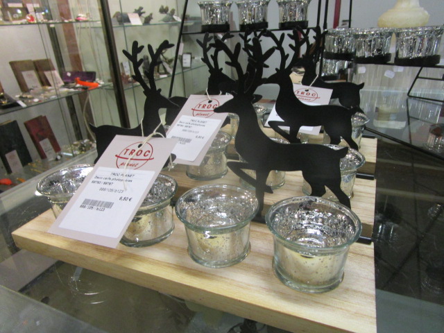 <p>Deco cerfs photophores<br />59750 / 59767<br />6,50 € T.T.C<br /><a href="/Article/4007?type=neuf" style="color:white;" target="_blank">Lien vers l&#39;article</a></p>