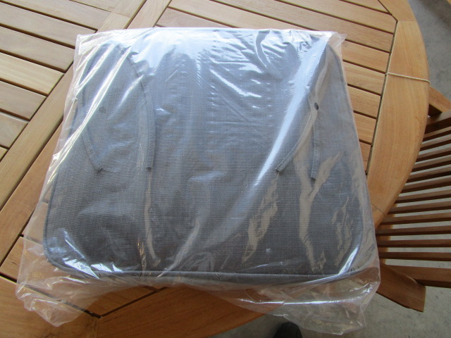 <p>Coussin GK31<br />(mod. chaise pliante)<br />15,00 € T.T.C<br /><a href="/Article/2371?type=neuf" style="color:white;" target="_blank">Lien vers l&#39;article</a></p>