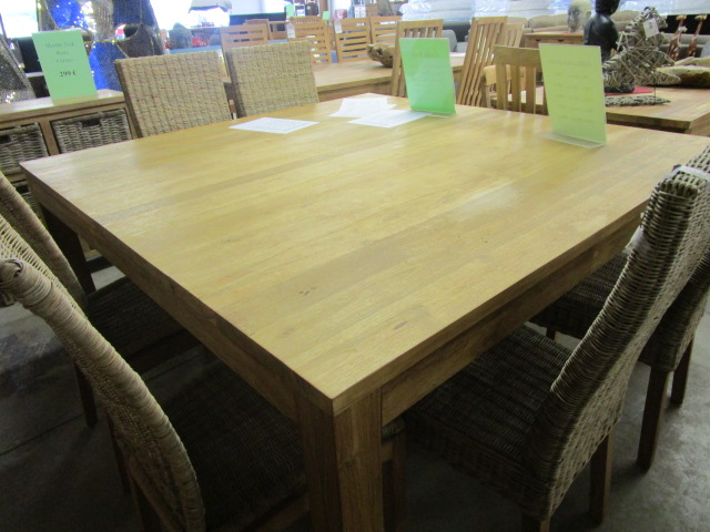 <p>Table Carrée Teck 140 Cm<br />ANT 444<br />599,00 € T.T.C<br /><a href="/Article/464?type=neuf" style="color:white;" target="_blank">Lien vers l&#39;article</a></p>