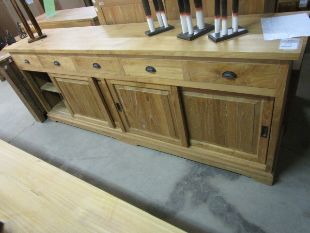 <p>Dressoir Teck INP 286<br />4 portes couliss/5 tiroirs<br />999,00 € T.T.C<br /><a href="/Article/2577?type=neuf" style="color:white;" target="_blank">Lien vers l&#39;article</a></p>