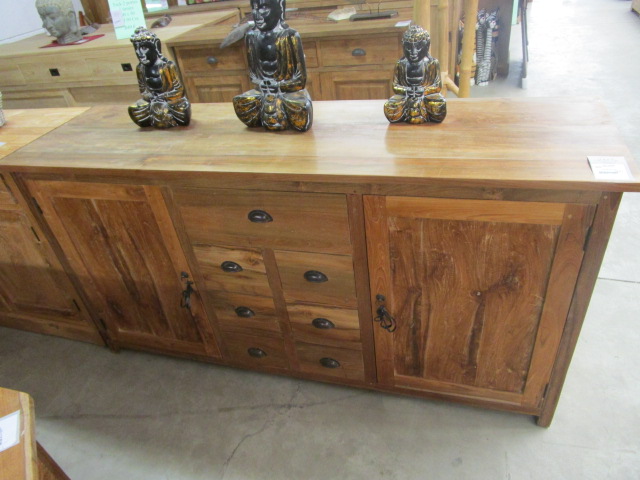 <p>Dressoir Lesung Teck<br />INP420<br />749,00 € T.T.C<br /><a href="/Article/2433?type=neuf" style="color:white;" target="_blank">Lien vers l&#39;article</a></p>