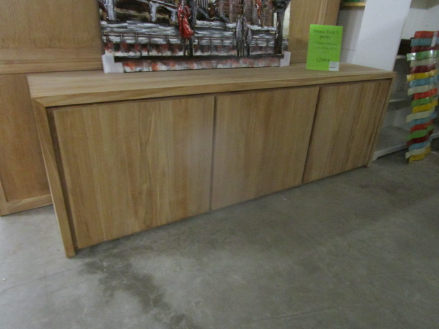 <p>Dresse Teck 3 portes+<br />3 tir  SOL110 226 x 50 x H 75<br />1 299,00 € T.T.C<br /><a href="/Article/3820?type=neuf" style="color:white;" target="_blank">Lien vers l&#39;article</a></p>