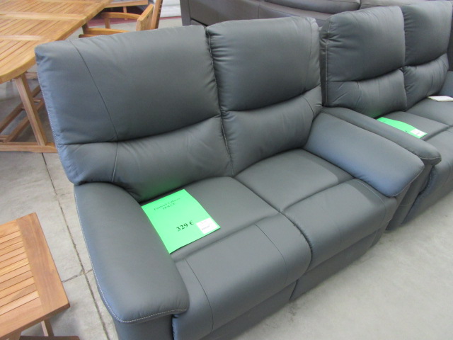 <p>Fauteuil 2 places Dolce<br />329,00 € T.T.C<br /><a href="/Article/3438?type=neuf" style="color:white;" target="_blank">Lien vers l&#39;article</a></p>