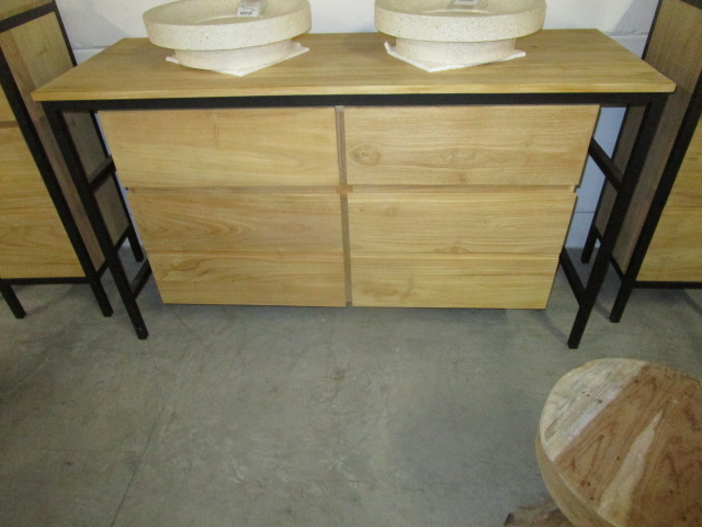 <p>Meuble Whiz 140 cm x H 80<br />x P 50 cm (WZ140) 2 p/2 t<br />1 279,00 € T.T.C<br /><a href="/Article/3255?type=neuf" style="color:white;" target="_blank">Lien vers l&#39;article</a></p>