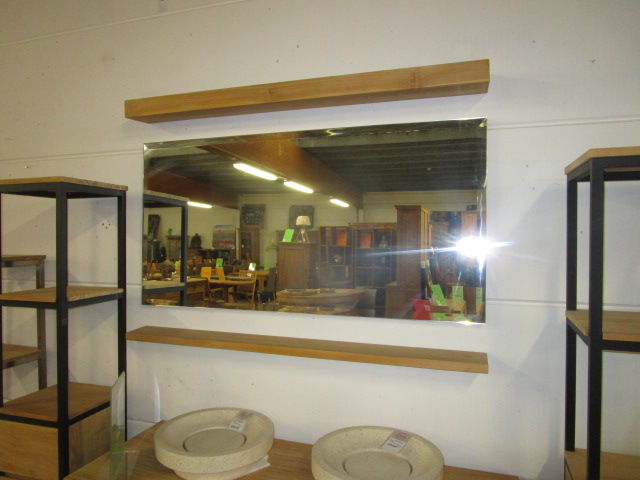 <p>Miroir (MF 140) 140 x 70 cm<br />frameless<br />299,00 € T.T.C<br /><a href="/Article/3258?type=neuf" style="color:white;" target="_blank">Lien vers l&#39;article</a></p>