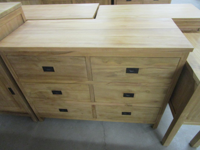 <p>Commode 6 tiroirs Teck<br />120 x 45 x H 90 Cm JLC206<br />749,00 € T.T.C<br /><a href="/Article/3447?type=neuf" style="color:white;" target="_blank">Lien vers l&#39;article</a></p>