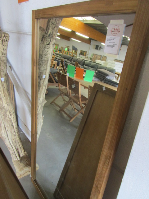 <p>Miroir teck bsm165<br />160 x 80 cm<br />219,00 € T.T.C<br /><a href="/Article/3412?type=neuf" style="color:white;" target="_blank">Lien vers l&#39;article</a></p>