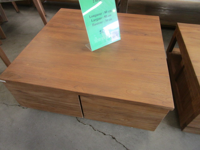 <p>Table de salon Teck 2 tir<br />alt372  80 x 80 x H 30 Cm<br />519,00 € T.T.C<br /><a href="/Article/3461?type=neuf" style="color:white;" target="_blank">Lien vers l&#39;article</a></p>