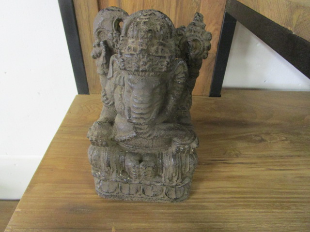 <p>Ganesha 12 x 9 x 20 Cm<br />GS-518<br />39,00 € T.T.C<br /><a href="/Article/3587?type=neuf" style="color:white;" target="_blank">Lien vers l&#39;article</a></p>
