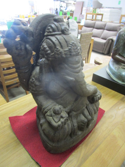 <p>Ganesha 50 Cm<br />GS-619<br />75,00 € T.T.C<br /><a href="/Article/3580?type=neuf" style="color:white;" target="_blank">Lien vers l&#39;article</a></p>