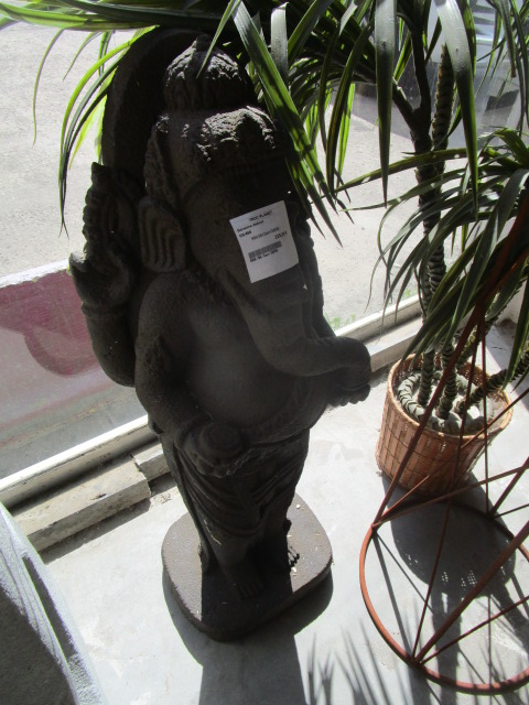 <p>Ganesha debout<br />GS-656<br />225,00 € T.T.C<br /><a href="/Article/3585?type=neuf" style="color:white;" target="_blank">Lien vers l&#39;article</a></p>