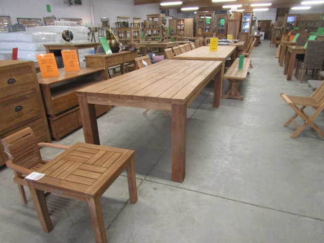 <p>Table GPT436C Teck<br />300 x 110 Cm<br />1 499,00 € T.T.C<br /><a href="/Article/3700?type=neuf" style="color:white;" target="_blank">Lien vers l&#39;article</a></p>